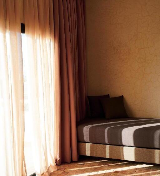 هتل Loued Surf Lodge