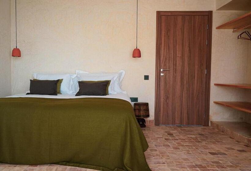 هتل Loued Surf Lodge