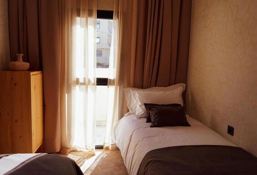هتل Loued Surf Lodge