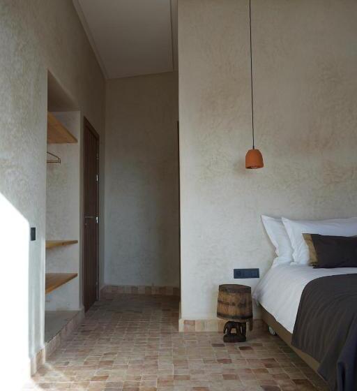 هتل Loued Surf Lodge