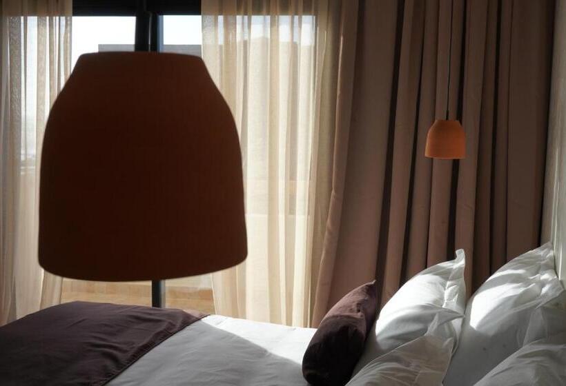هتل Loued Surf Lodge