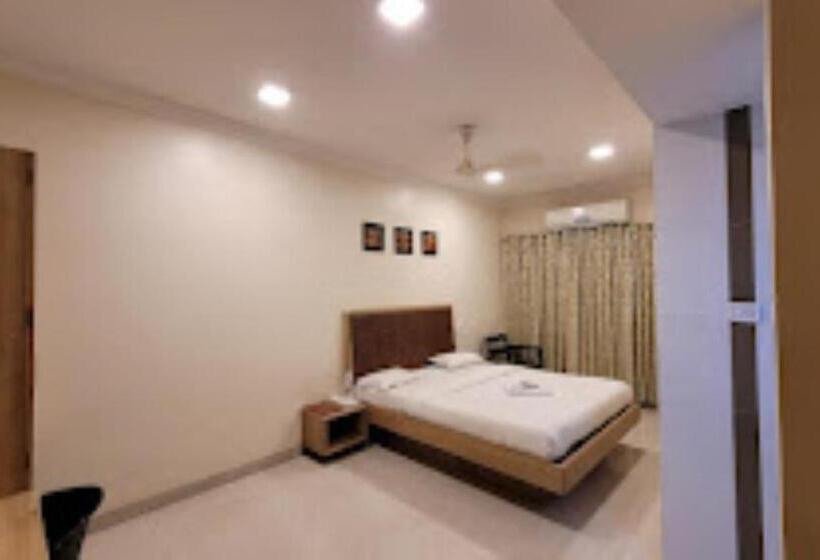 فندق Maratha Palace,satara