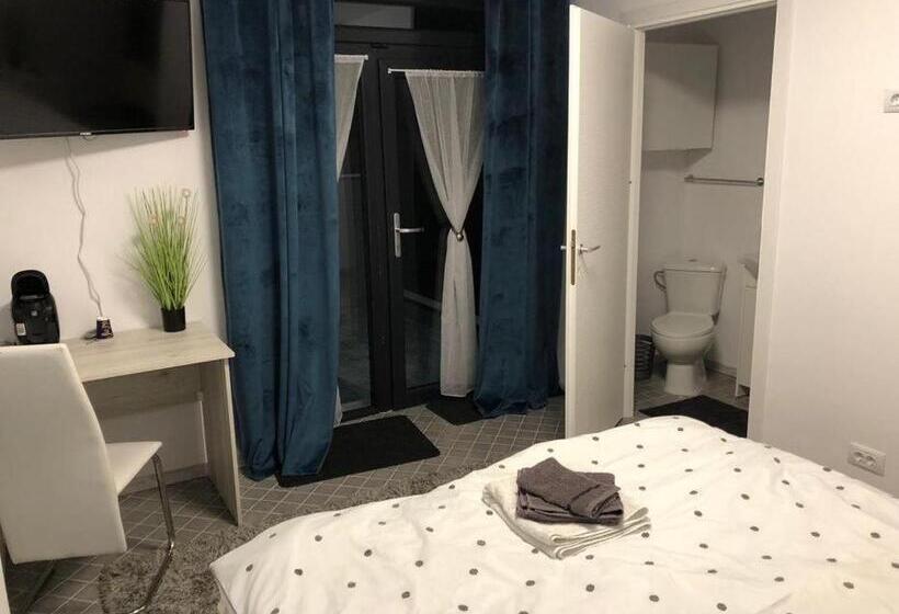 پانسیون Camere In Regim Hotelier
