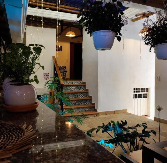 پانسیون Hostal Casablanca