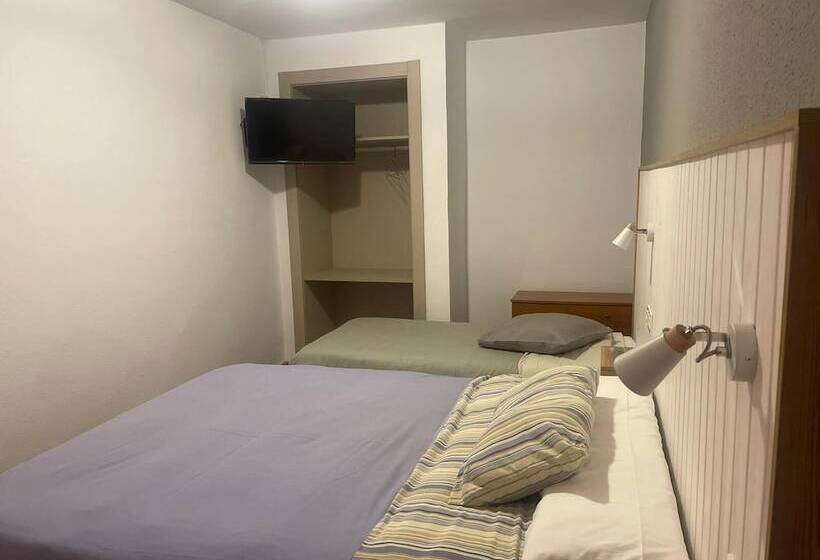 پانسیون Hostal Julio Cesar