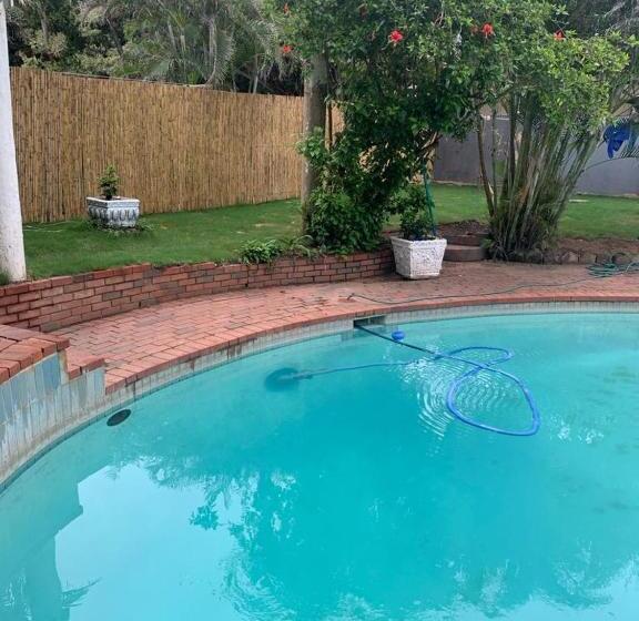 פנסיון On The Beach