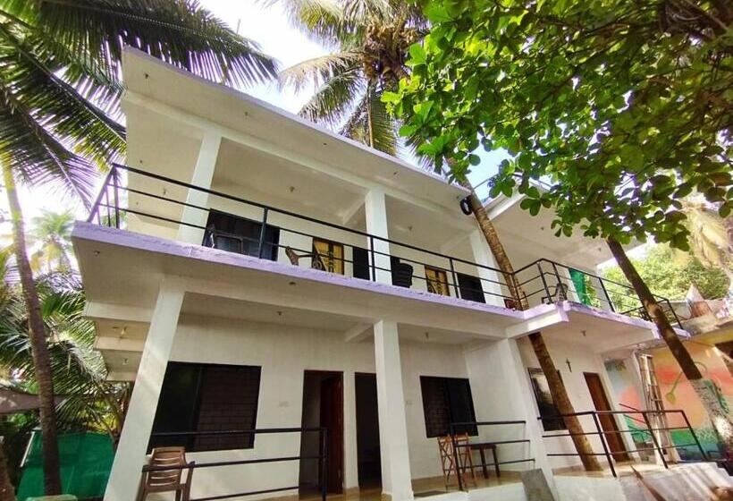 پانسیون The Valley