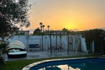 Sunset Lovers