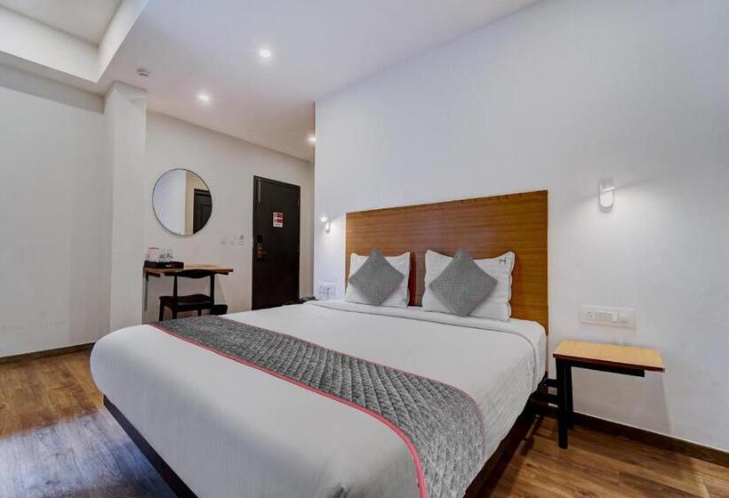 هتل Townhouse 1123 Four Season