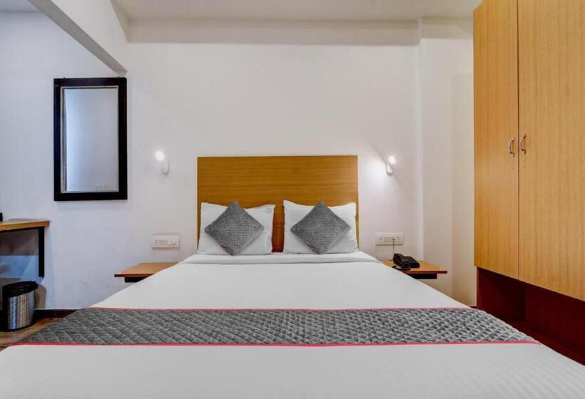 هتل Townhouse 1123 Four Season