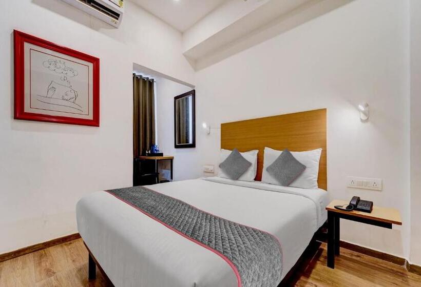 هتل Townhouse 1123 Four Season