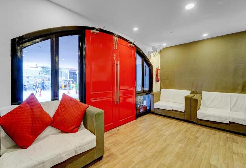 هتل Townhouse 1123 Four Season