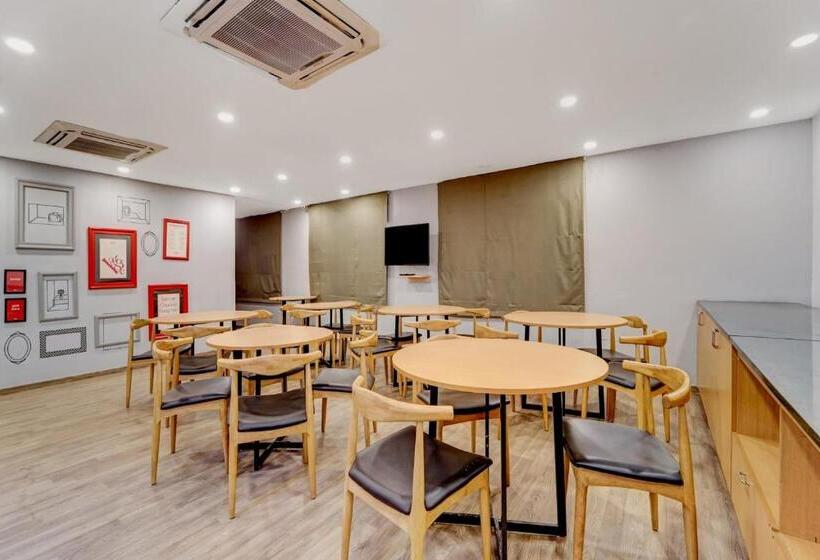 هتل Townhouse 1123 Four Season