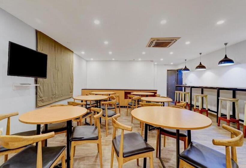 هتل Townhouse 1123 Four Season