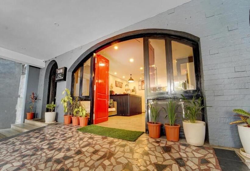 هتل Townhouse 1123 Four Season