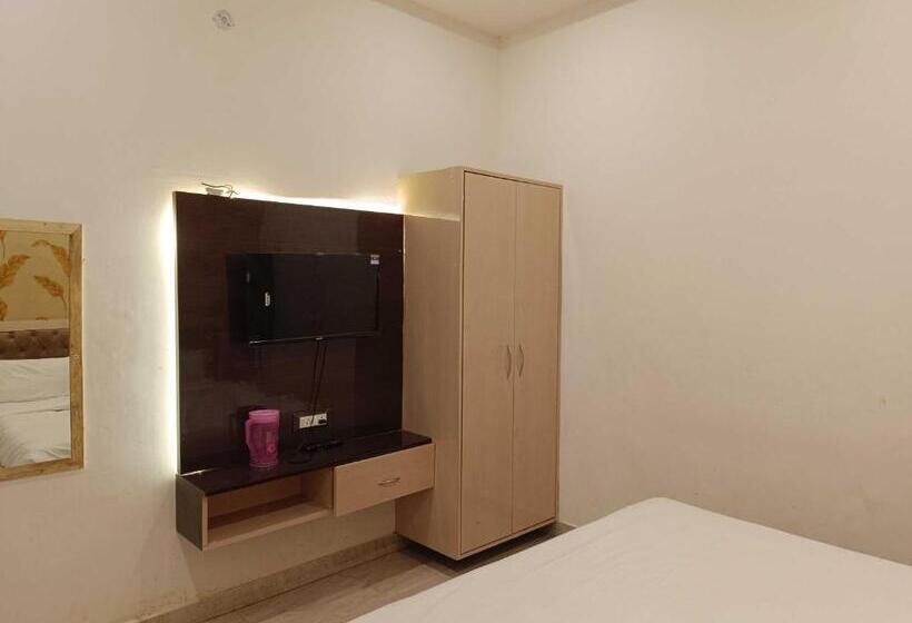 Hotel Oyo Flagship Siddhi Vinayak Guest House