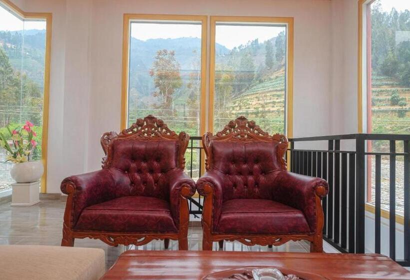 בית מלון כפרי Reddoorz Syariah Near Gerbang Dieng 2