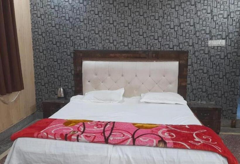 هتل Somnath Guest House