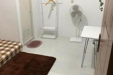 پانسیون Kost & Homestay Fafa Banyuwangi