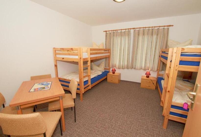 بنسيون Familienzimmer Mit Gemeinschaftsbad Fuer 4 Personen H5zi4