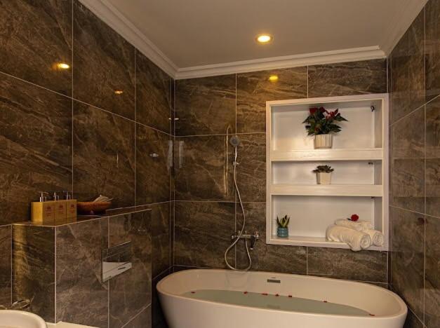 تختخواب و صبحانه Simon House Hoi An