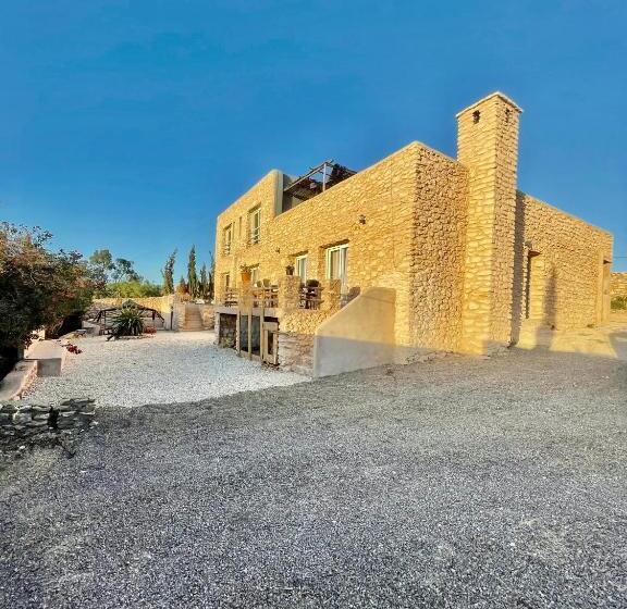 هتل Chill House Surf Camp