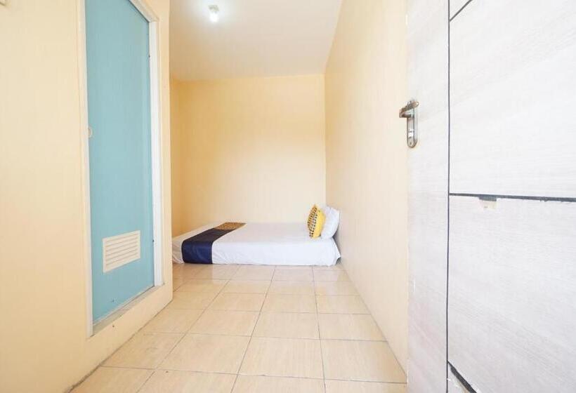 ホテル Oyo 93300 Homestay Puri Anggrek Syariah   Wage