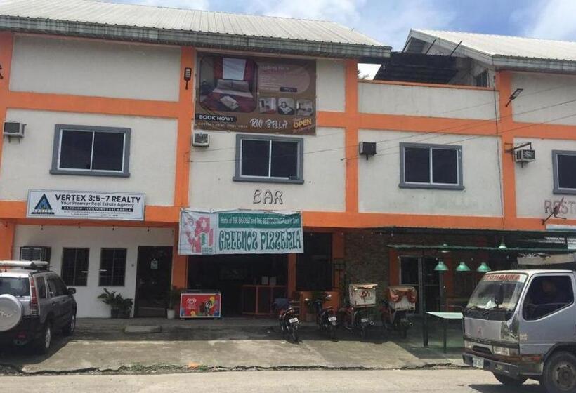 Отель Reddoorz At Rio Bella Lacson St Bacolod