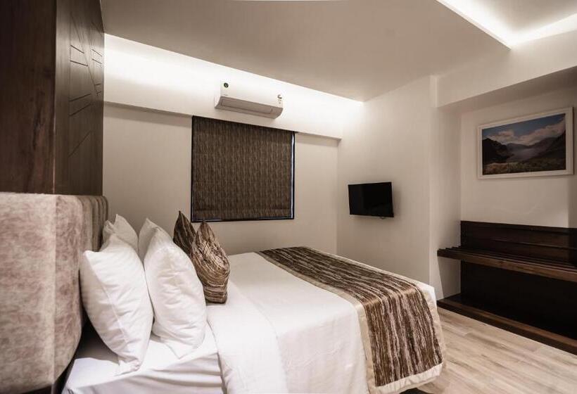 هتل Regenta Place Igatpuri