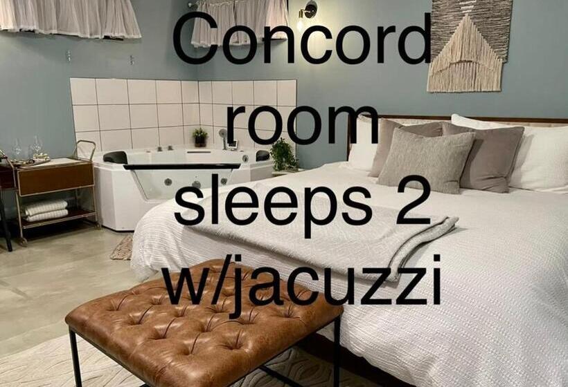 Отель Yacht Two Staycation Suite Near Hidden Valley Ski
