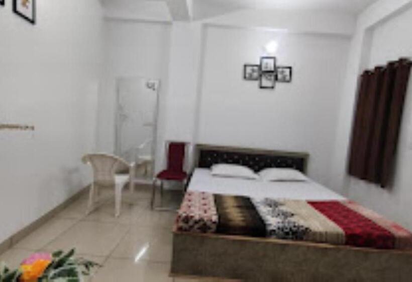Отель The White Lotus, Patna