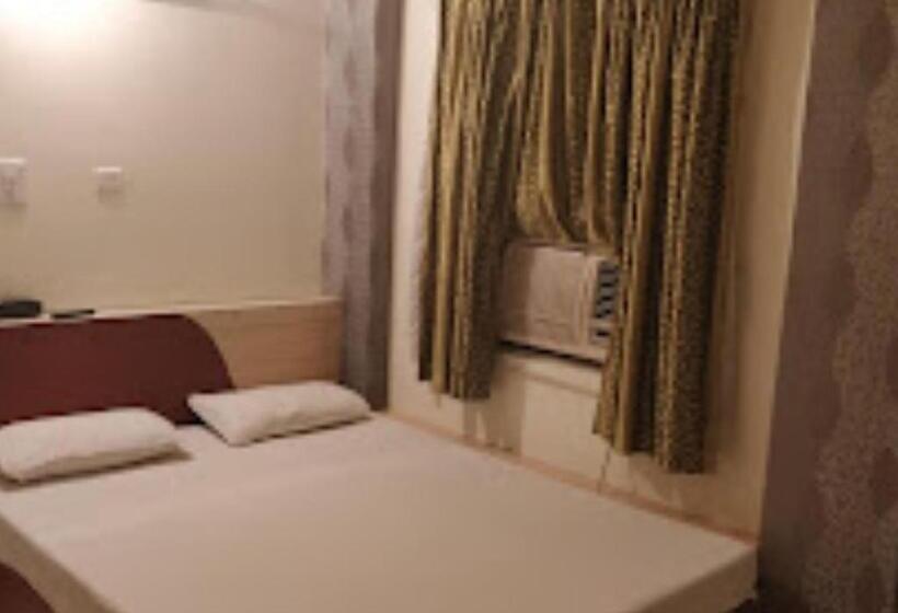 ホテル Vrindavan Patna Bihar