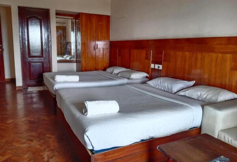 Отель Yogi Residency Kodai