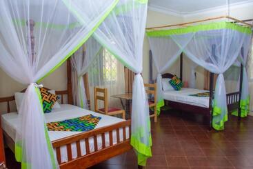 پانسیون Berengei Silverback Guesthouse And Homestay