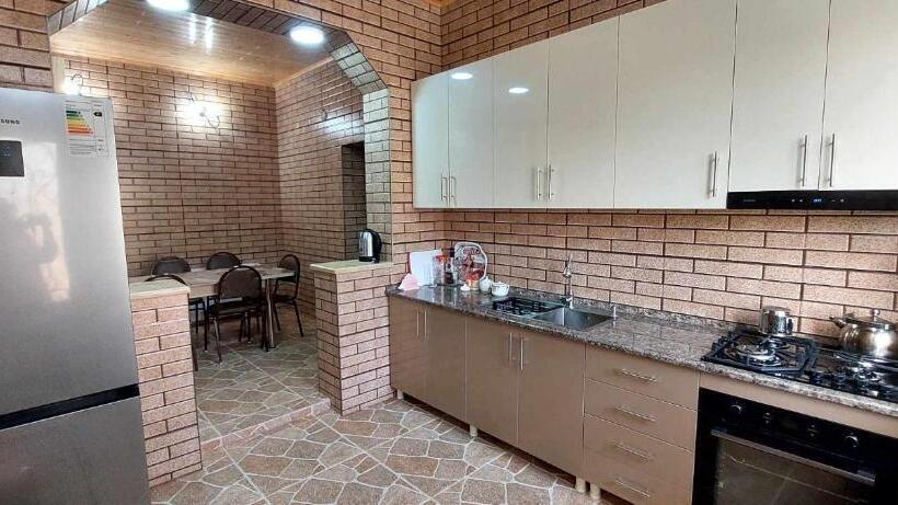 پانسیون Dadu S Gelati