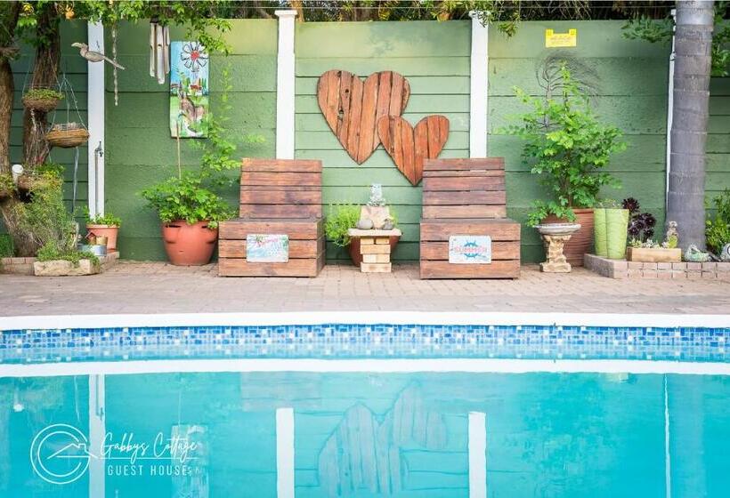 ペンション Gabbys Cottage Guesthouse