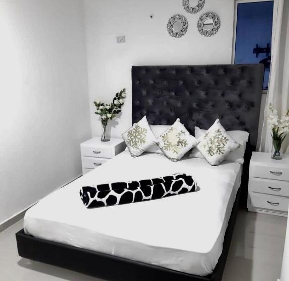 פנסיון Hostal De La 8