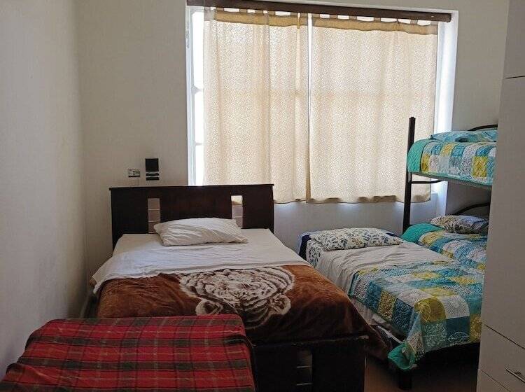 بنسيون Hostal Urban Inn La Mariscal