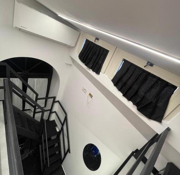 پانسیون Lux House Naples Airport