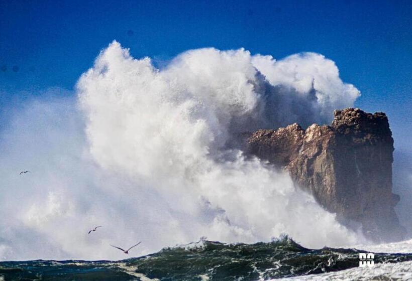 پانسیون Nazaré Wsl Experience 2025