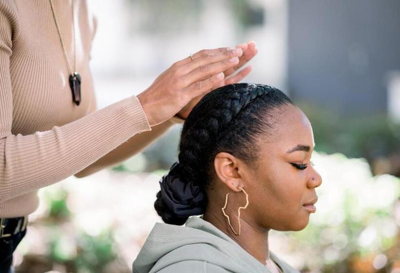 פנסיון Ponci’s Gate To Gaia Holistic Center