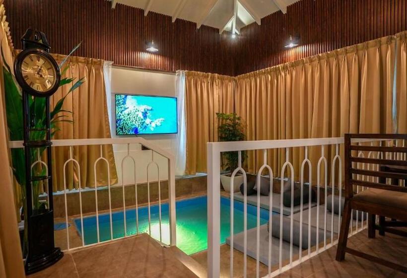 استراحتگاه Swimup   Suites With Private Pool , Vagator