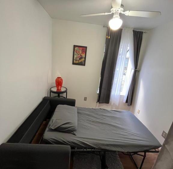 Sherbrooke Square Townhouses ב יוסטון החל מ69 US