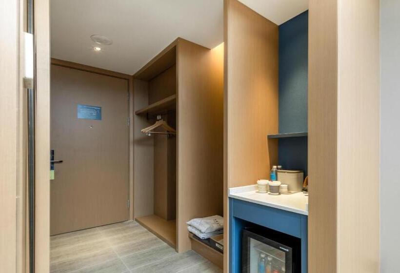 Atour Hotel Xiamen Meifeng Binhai Romantic Line