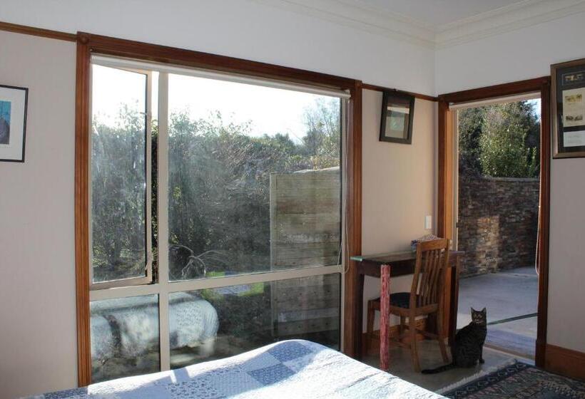 צימר Hadlow Sunrise Retreat