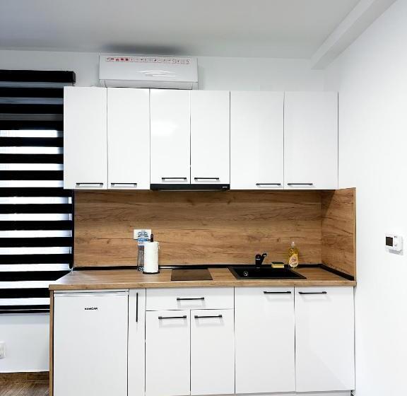 تختخواب و صبحانه Kiko Apartmani Lux