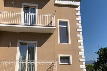 تختخواب و صبحانه Villa Josette