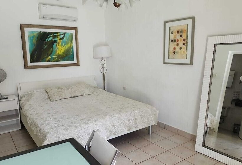 First Day Hotel On Aruba!