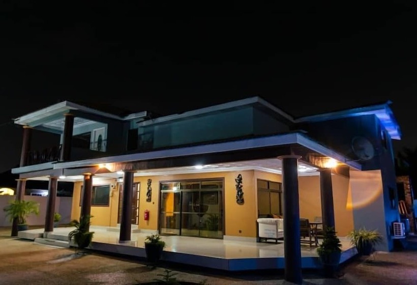 هتل Ampric Guest House And Lounge
