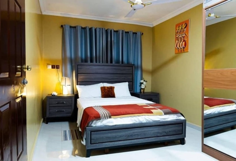 هتل Ampric Guest House And Lounge
